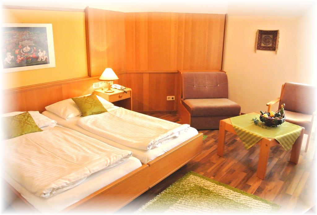Parkhotel Neubauer Bad Sauerbrunn Δωμάτιο φωτογραφία