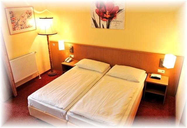 Parkhotel Neubauer Bad Sauerbrunn Δωμάτιο φωτογραφία